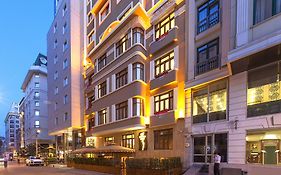 Ferman Hilal Hotel
